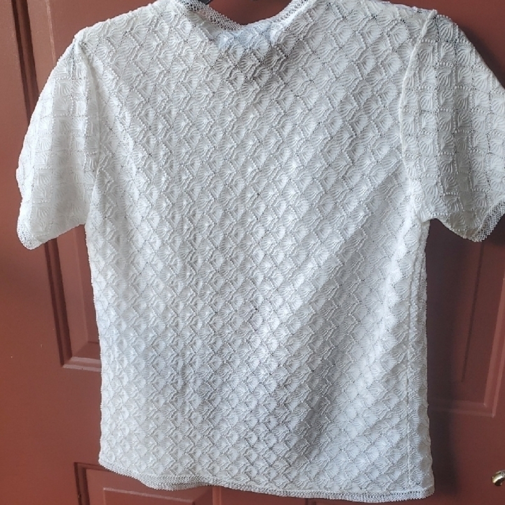 Elegant White Lace Blouse - Picture 8 of 10